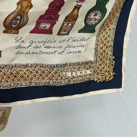 ECHO- Silky Square - XL scarf Shawl- perfume bottles- elegant- cream blue - Picture 8 of 9